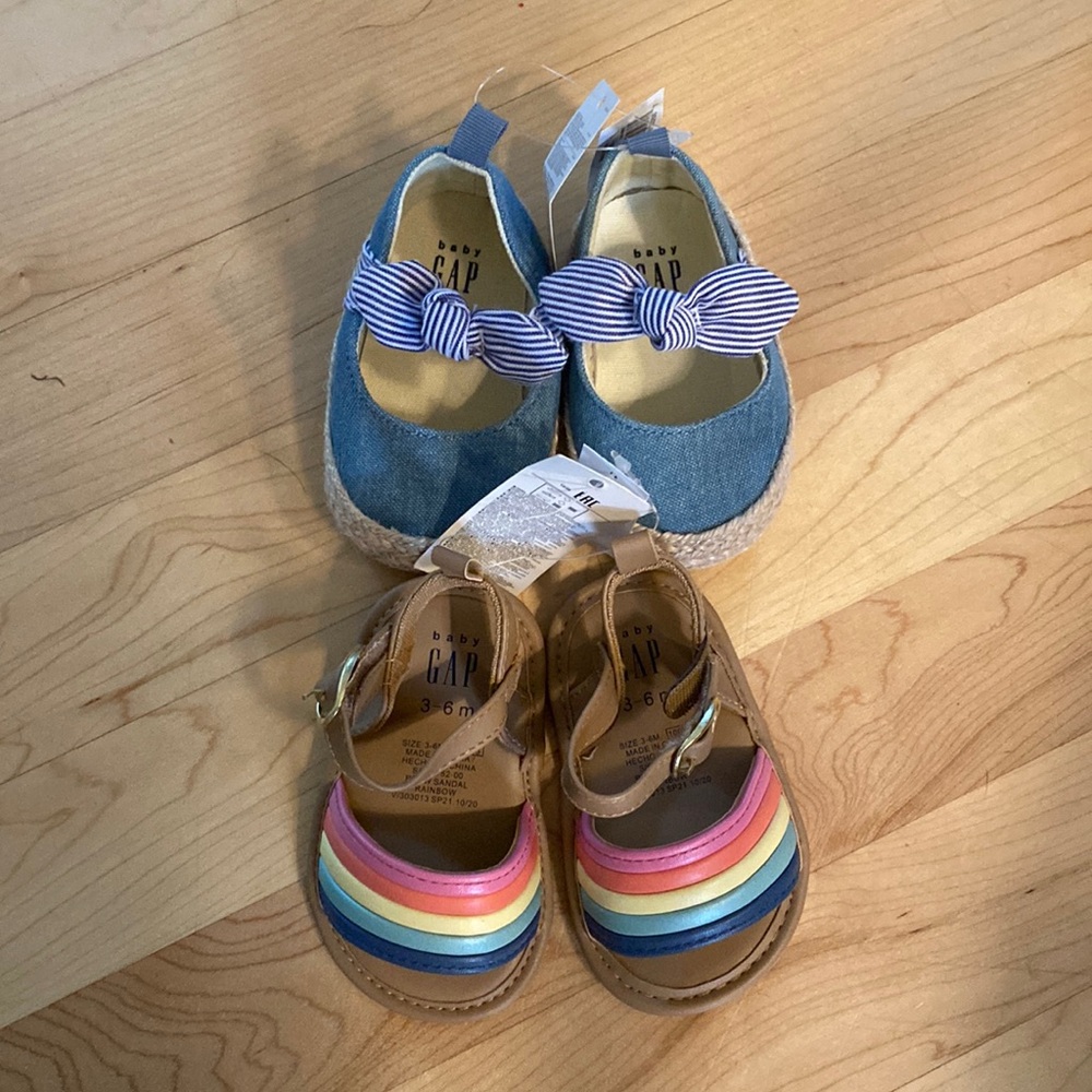 Nwt 2 pairs baby gap rainbow sandals and chambray espadrilles size 2 3-6 mo